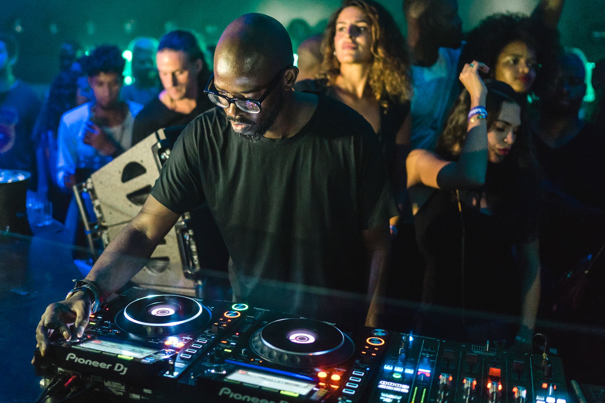 Hï reveals BLACK COFFEE opening party line up! by night