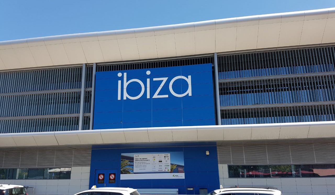 ibiza-2021-the-shame-of-car-rental-prices-ibiza-by-night